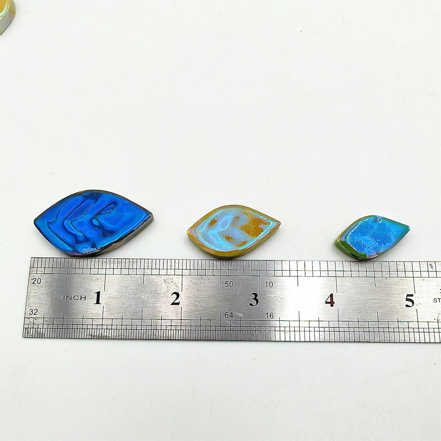 500g/1.1lb Random Color Iridescent Flowers & Leaves Ceramic Mosaic Tiles, DIY Making Creative Mosaic Tiles for DIY Craft Plates Flowerpots Vases Cups Mosaic Making Supplies (Flowers + Leaves)